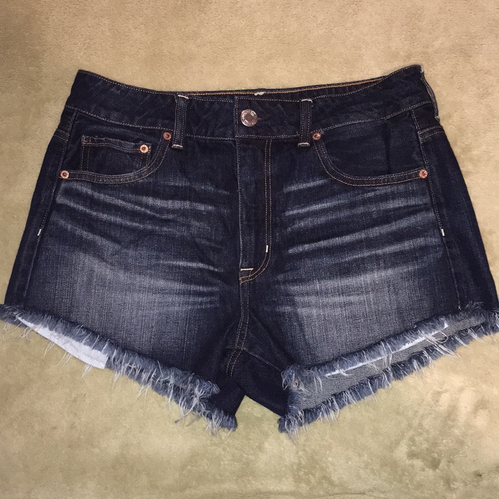 AMERICAN EAGLE shorts! Form fitting! Never worn!